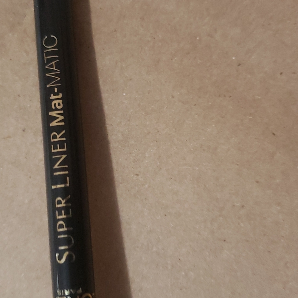 Intense automatic eyeliner by L`OREAL
